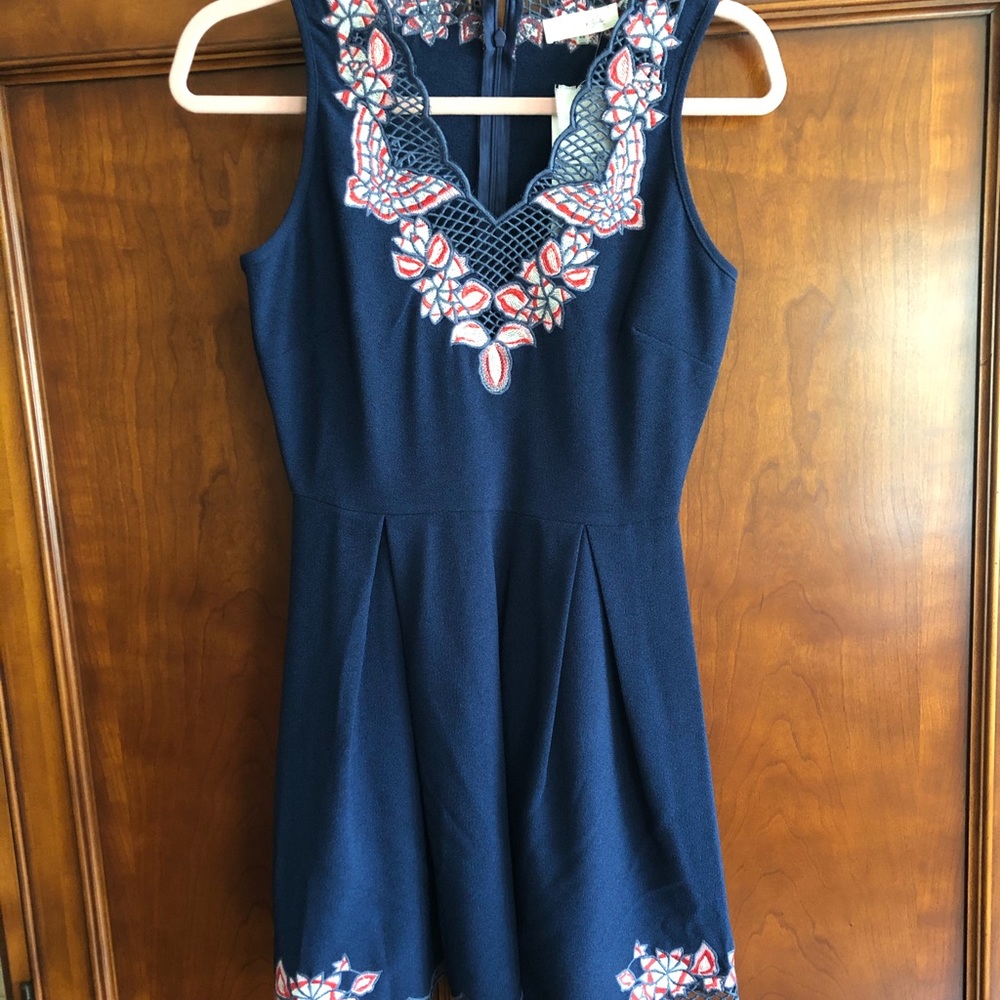 Beautiful navy dress!